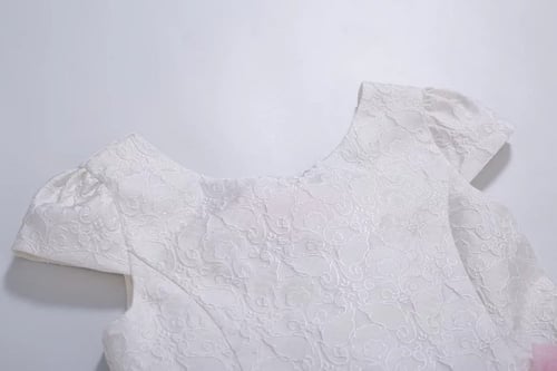 فستان انيق مع اكسسوار الشعر