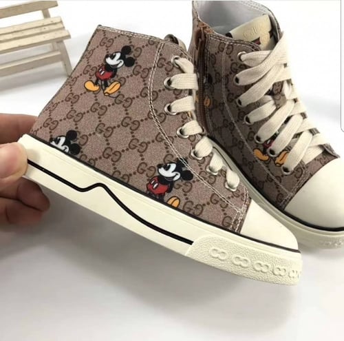 حذاء انيق جدا