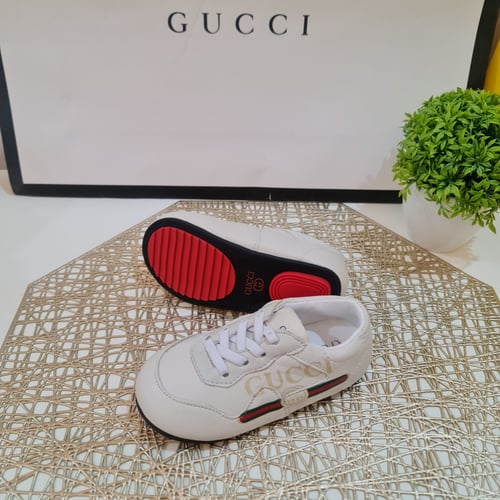 حذاء أنيق للمواليد