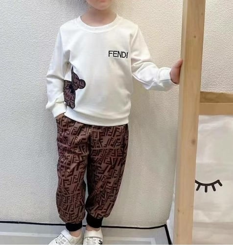 طقم من قطعتين اللون بني