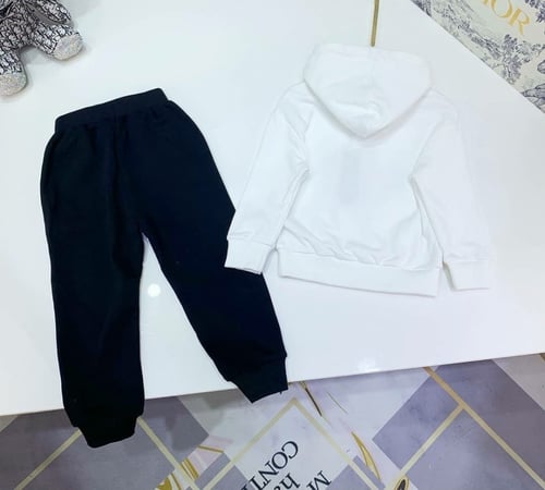 طقم من قطعتين أنيق