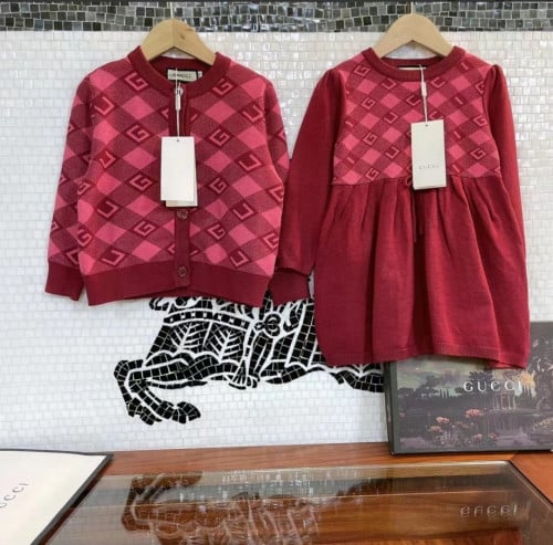 فستان شتوي بأكمام طويلة أنيق جدا مع الجكت