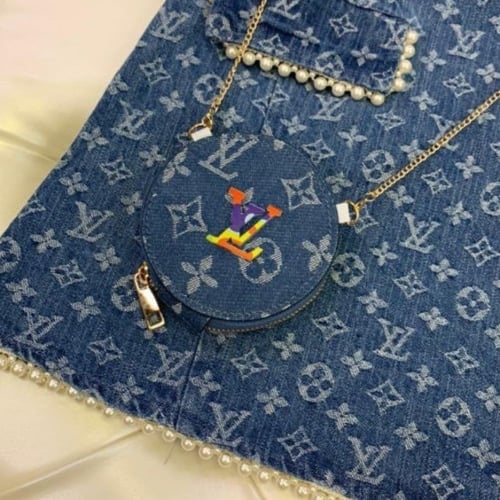 فستان من الجينز الثقيل مع شنطه