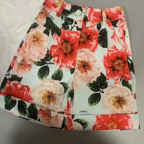 طقم شورت بطبعات الورود