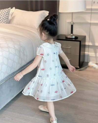 فستان بناتي ناعم وأنيق