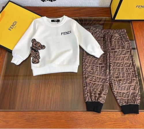 طقم من قطعتين اللون بني