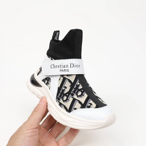 حذاء فخم وأنيق