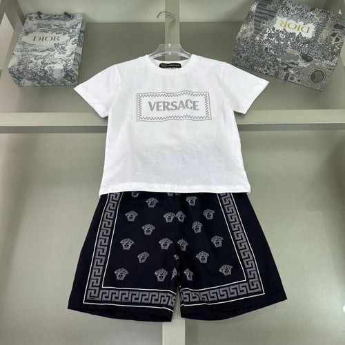 طقم اسود وابيض صيفي ولادي من ثلاث قطع