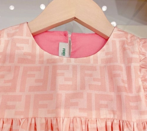 فستان بناتي بتفاصيل أنيقه وجيوب مخفيه