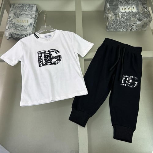 طقم اسود وابيض شتوي ولادي من ثلاث قطع