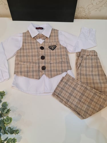 طقم ولادي رسمي من 4 قطع