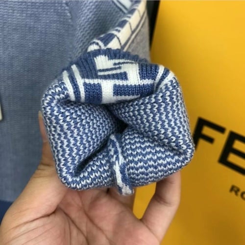 جاكيت شتوي اللون الازرق