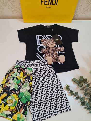 طقم من قطعتين