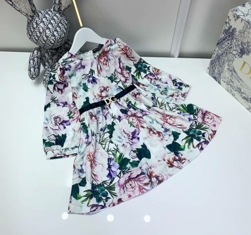 فستان ذات اكمام طويله جميلة