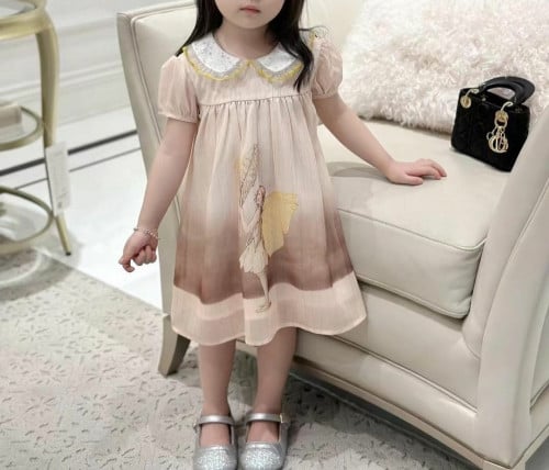 فستان بناتي بتفاصيل جميله مع اللون الذهبي الانيق