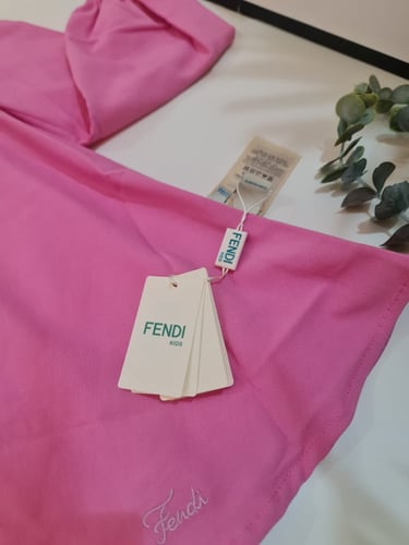 فستان بناتي بأكمام طويله وتفاصيل أنيقة جدا