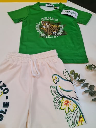 طقم ولادي جميل برسومات جميله من قطعتين