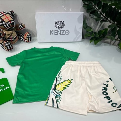 طقم ولادي جميل برسومات جميله من قطعتين