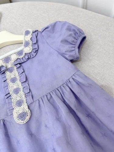 فستان بناتي ناعم وأنيق