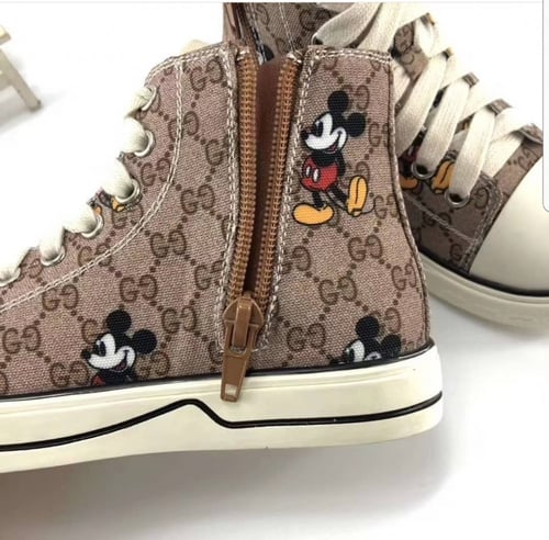 حذاء انيق جدا