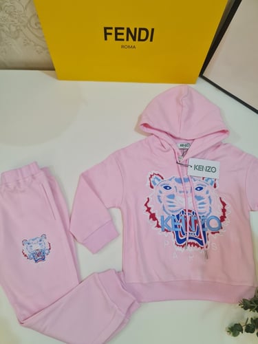 طقم فخم ومريح من قطعتين