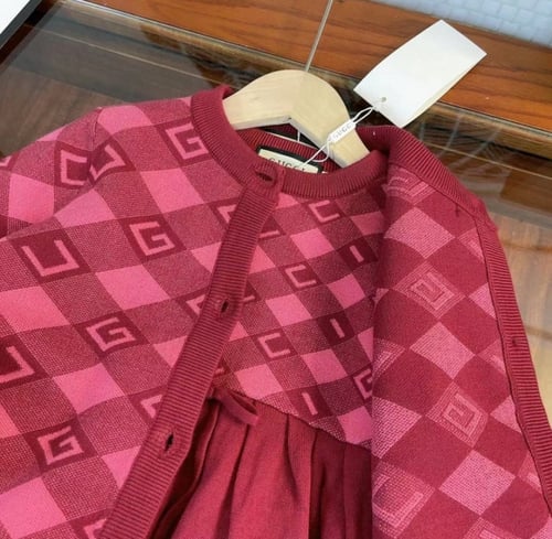 فستان شتوي بأكمام طويلة أنيق جدا مع الجكت