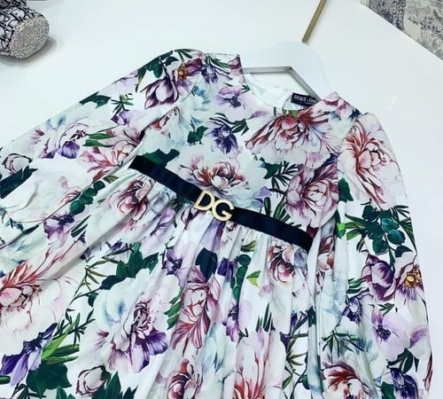 فستان ذات اكمام طويله جميلة