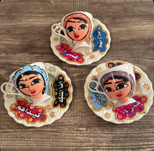 كوب كيوت برسومات يدويه