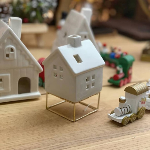 تحفة البيت الريفي وشمعدان