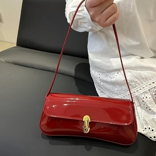 حقيبة كروس بودي لامعة مبطنة