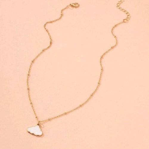 قلادة الغيمة