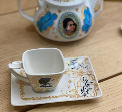 كوب ام كلثوم رسم يدوي