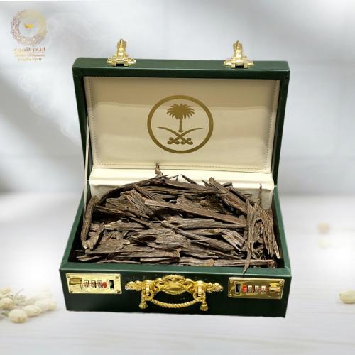 عود نخبة الثمين كسر ذهبية