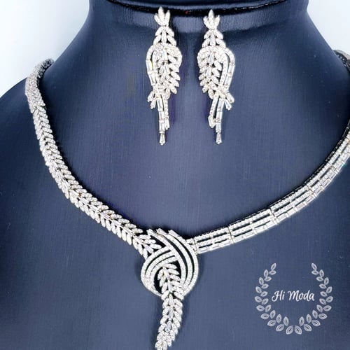 طقم زركون مناسبات فضي دقة ألماس