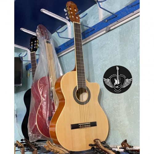 جيتار ايرسي كلاسيك خشبي