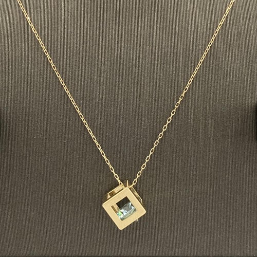 نصف طقم ذهب عيار 18 الوزن 4.62 جرام