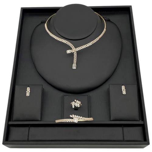 طقم طوق ذهب عيار 18 وزن 22.95 جم سواريه فخم يشرق أ...