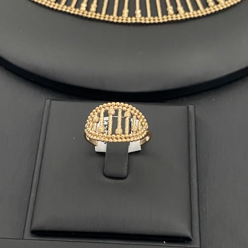 طقم ذهب عيار 18 الوزن 28.20 جرام