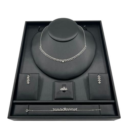 طقم ذهب عيار 18 الوزن 12.92 جرام