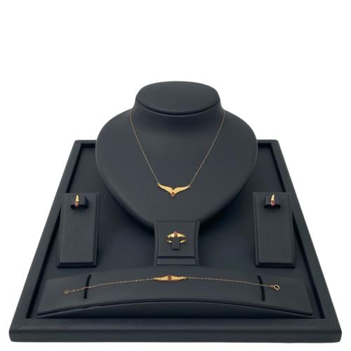 طقم جناح الصقر ذهب عيار 21 وزن 3.54 جم مزين بفص أح...