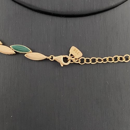 طقم بوفو الإيطالي عيار 18 وزن 28.60 جم مزين باللون...