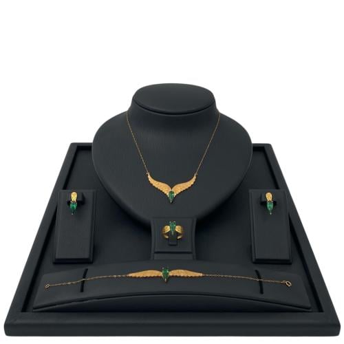 طقم ذهب جناح الصقر عيار 21 وزن 8.95 جرام بفص أخضر...