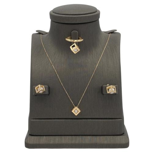 نصف طقم ذهب عيار 18 الوزن 4.54 جرام