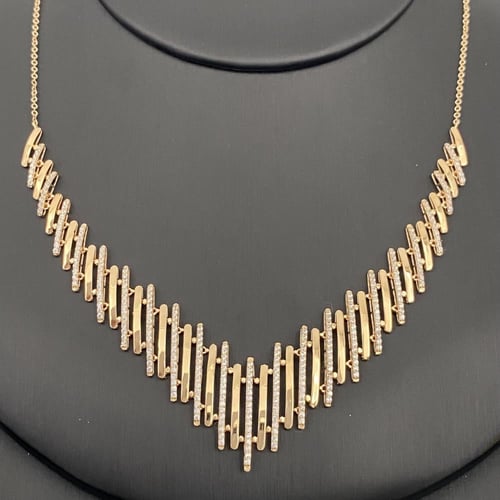 طقم ذهب عيار 18 الوزن 17.03 جرام