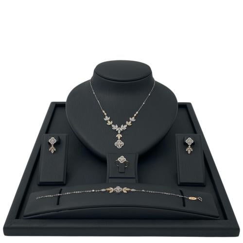 طقم ذهب عيار 18 الوزن 10.91 جرام