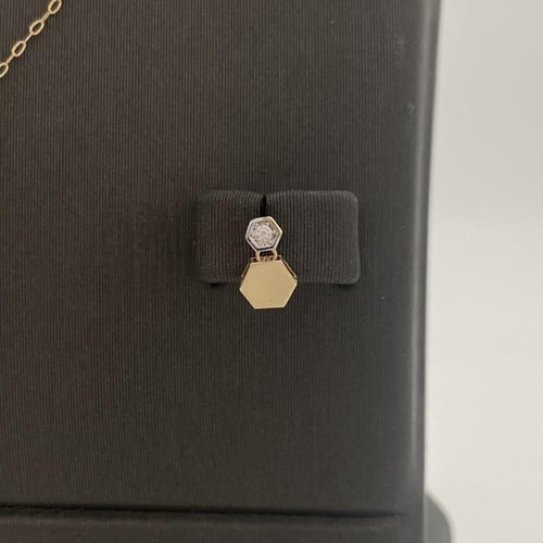 نصف طقم ذهب عيار 18 الوزن 4.54 جرام