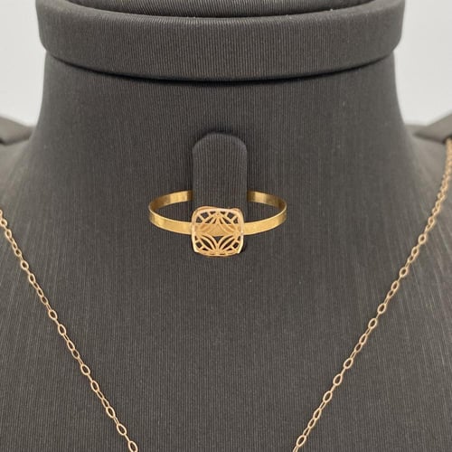 نصف طقم ذهب عيار 21 الوزن 3.68 جرام