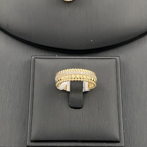 طقم ذهب عيار 18 وزن 11.34 جم عملي وأنيق لجميع المن...