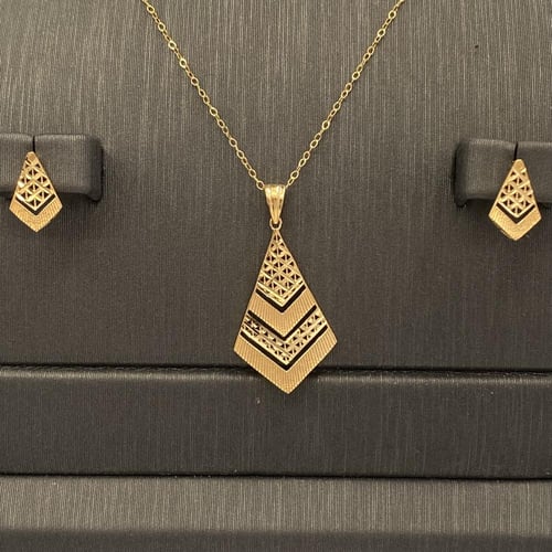 نصف طقم ذهب عيار 21 الوزن 4.44 جرام