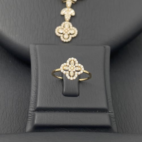 طقم ذهب عيار 18 الوزن 10.97 جرام